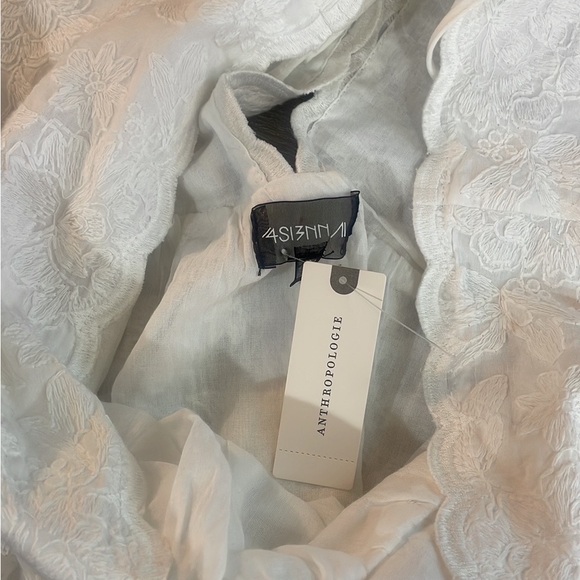 Anthropologie white floral stitched V neck flowy top, tie back, Medium,NWT - Picture 9 of 11